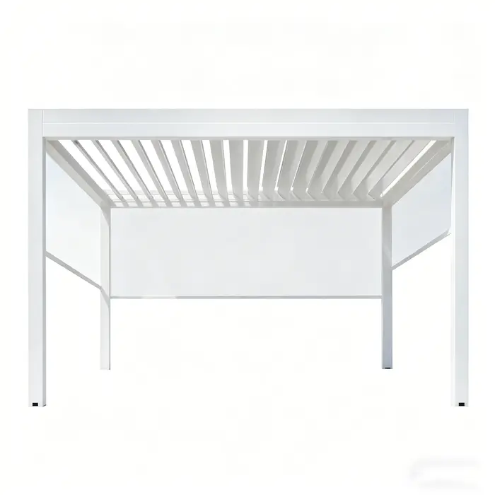 Pergola bioclimatique avec lames orientables, structure extérieure idéale pour patio, cour et jardin